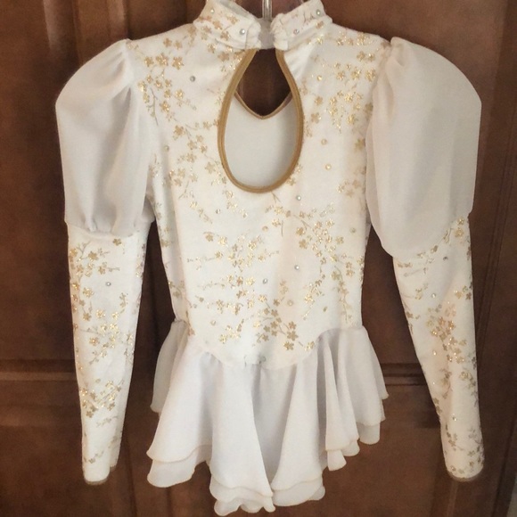 white and gold figure skating dress Competition Ice Skating Dress Long Sleeves Sweetheart Neckline – Boutique  Step Up
